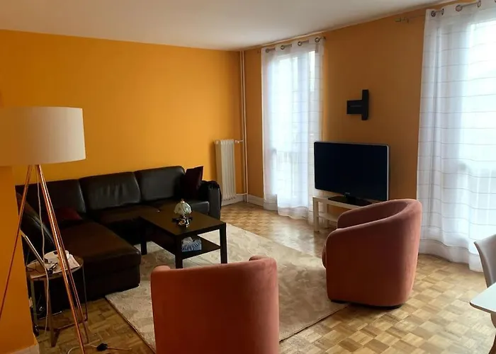 Appartement Chic, Au Pied Du Metro Ligne 14