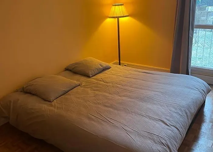 Appartement Chic, Au Pied Du Metro Ligne 14